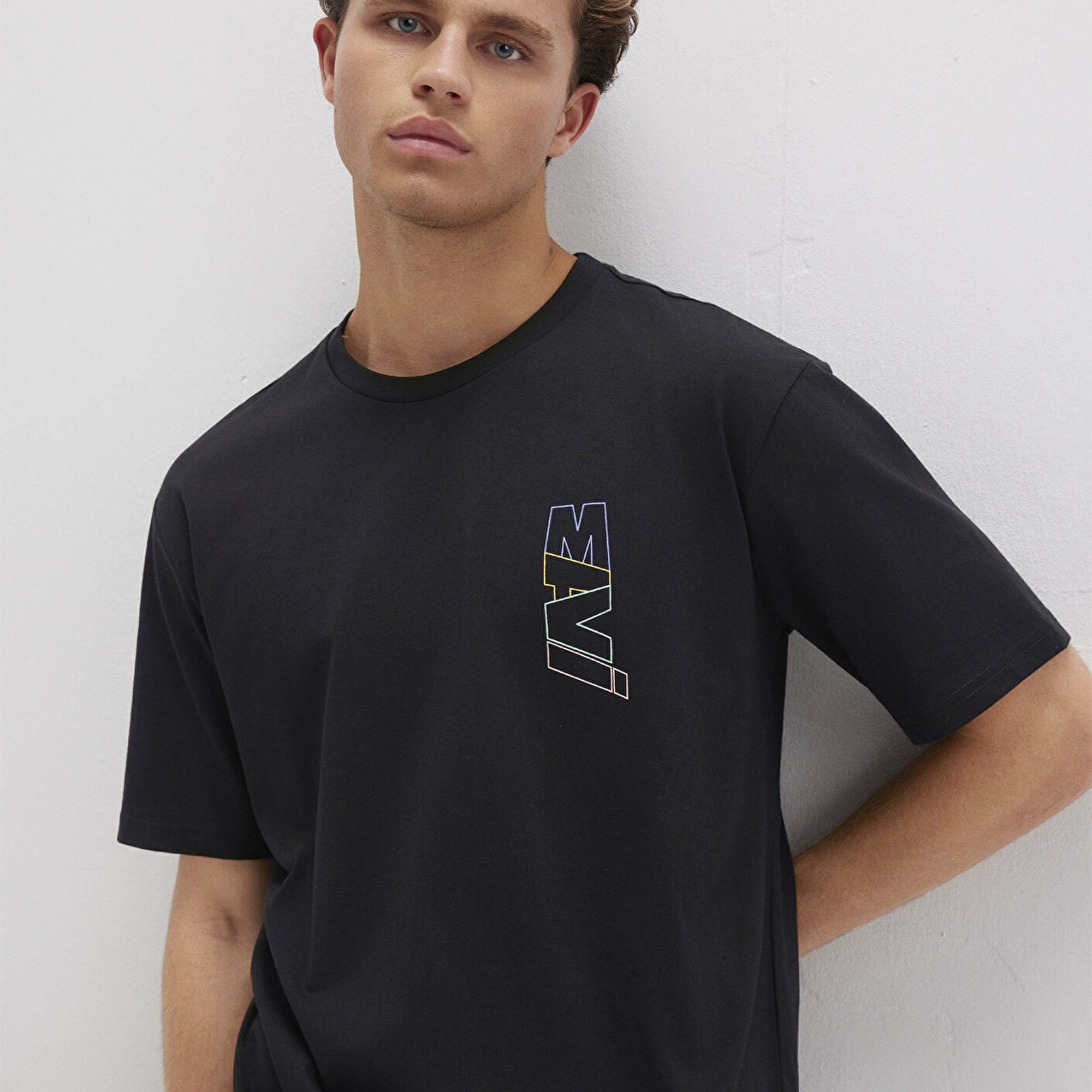 Mavi Mavi Logo Sırt Baskılı Siyah Tişört Loose Fit / Bol Rahat Kesim 0612350-900