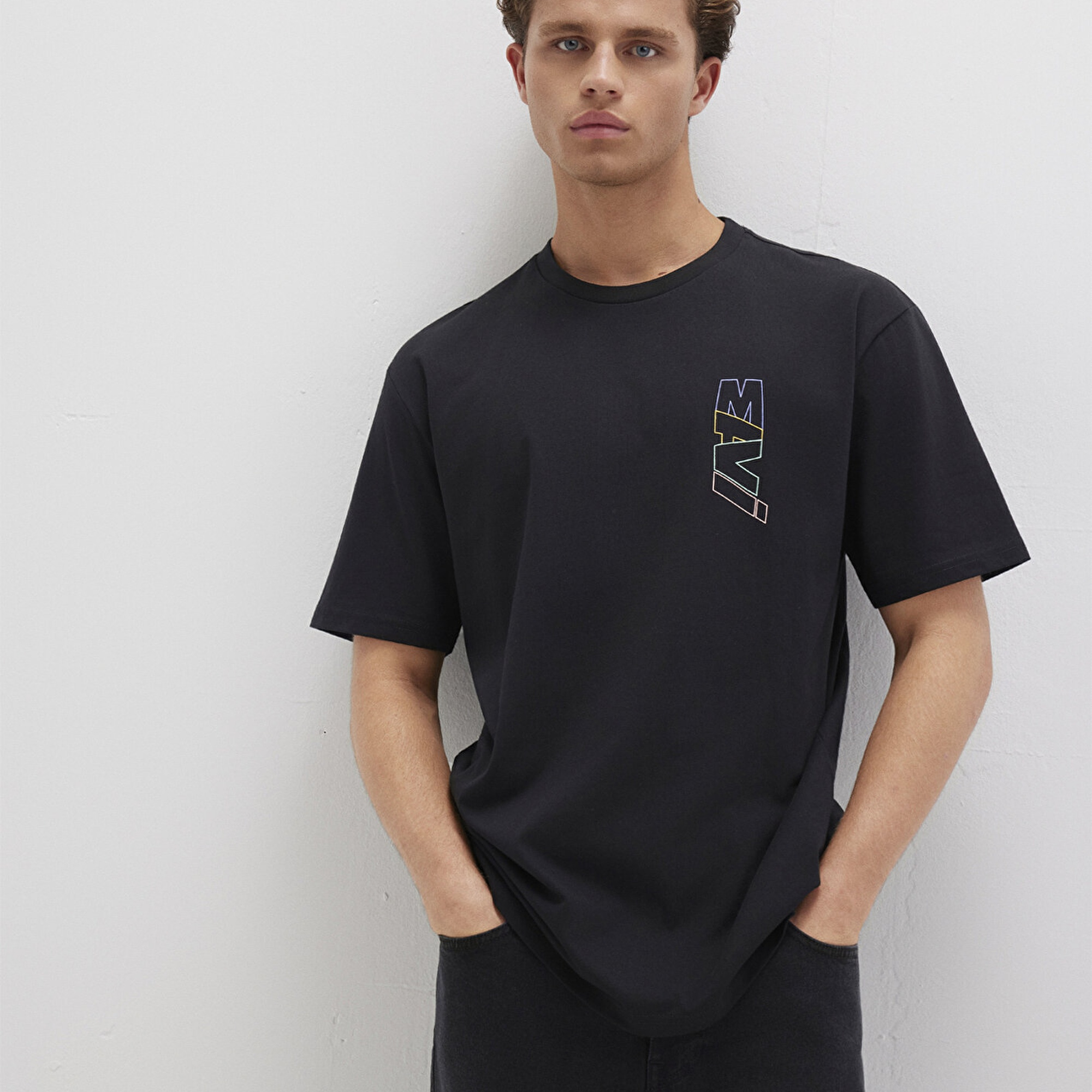 Mavi Mavi Logo Sırt Baskılı Siyah Tişört Loose Fit / Bol Rahat Kesim 0612350-900