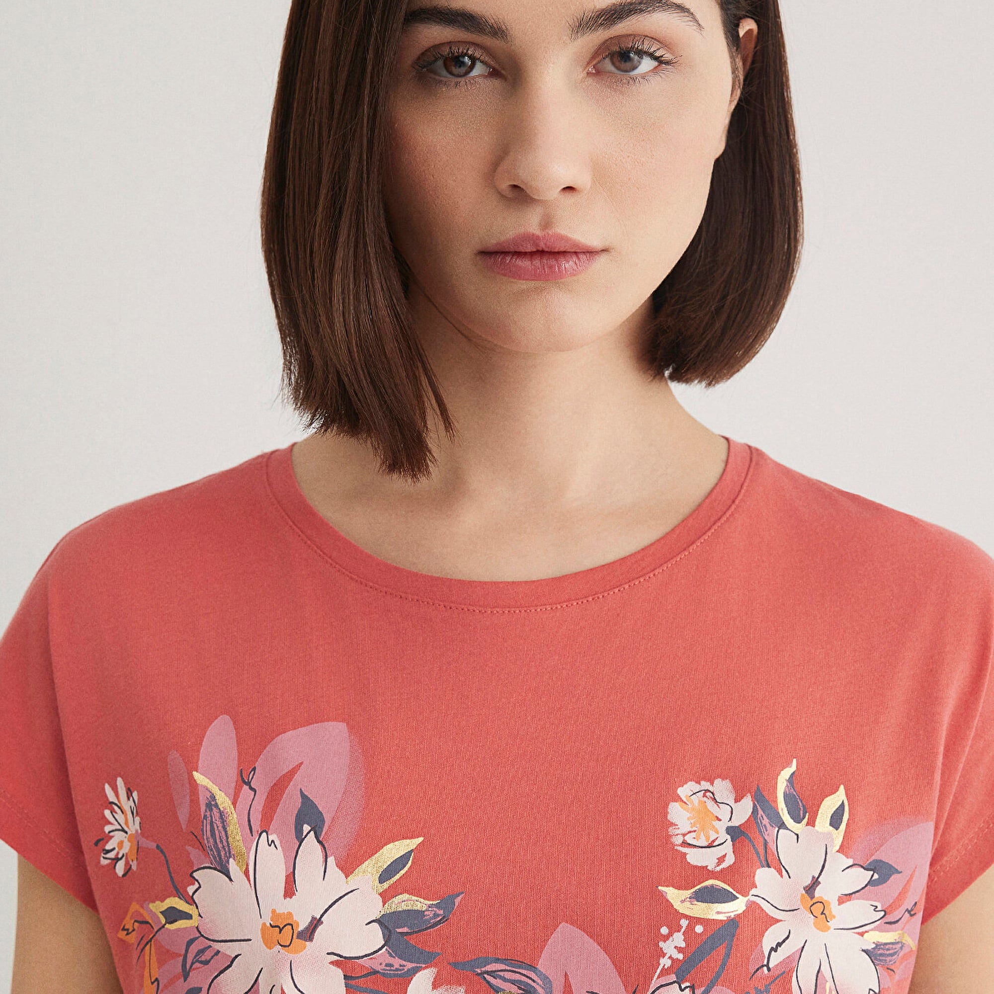 Mavi Çiçek Baskılı Pembe Tişört Regular Fit / Normal Kesim 1612618-71102