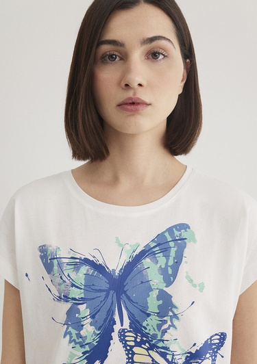  Mavi Kelebek Baskılı Beyaz Tişört Regular Fit / Normal Kesim 1612620-70057