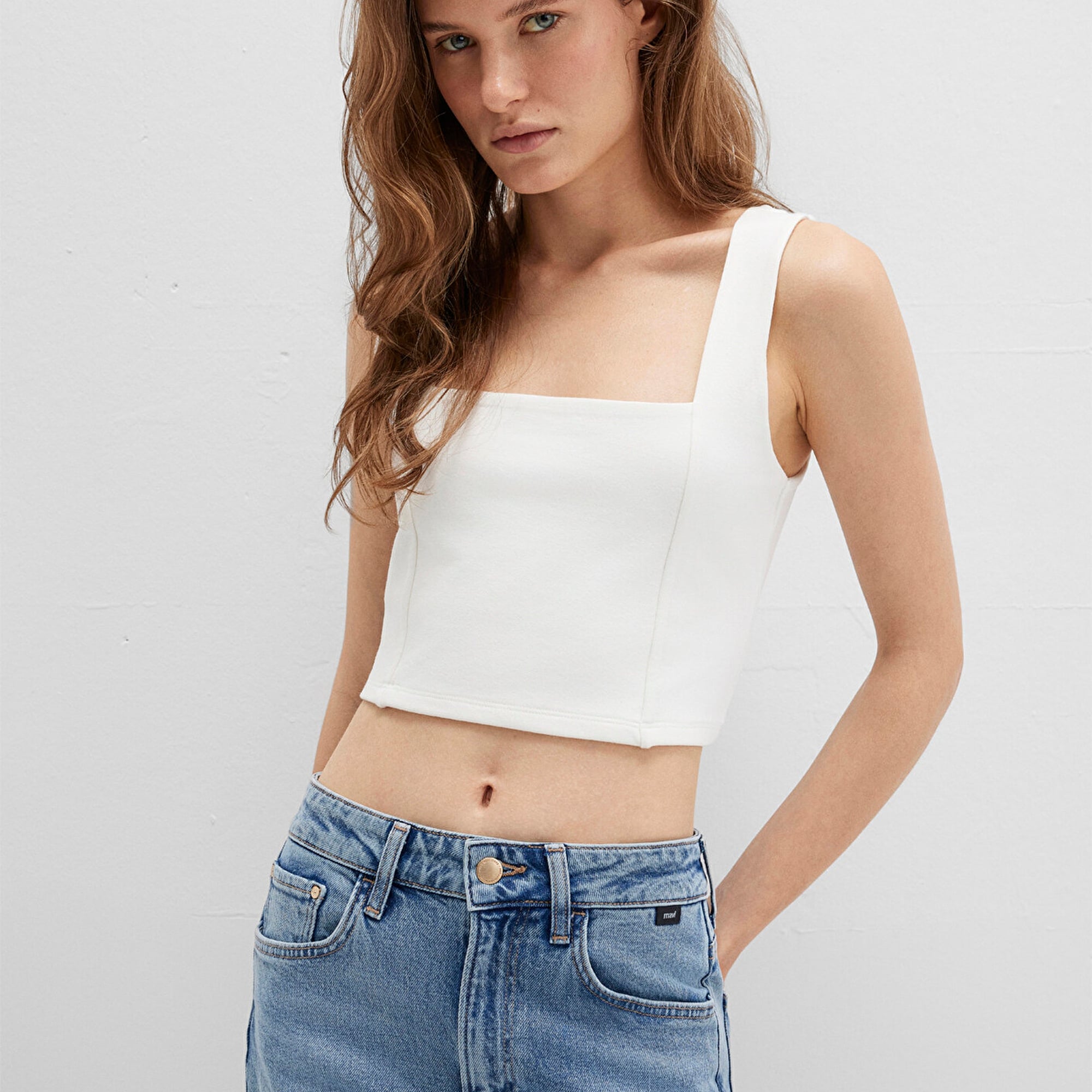 Mavi Kare Yaka Beyaz Crop Top Crop / Kısa Kesim 1612657-70057