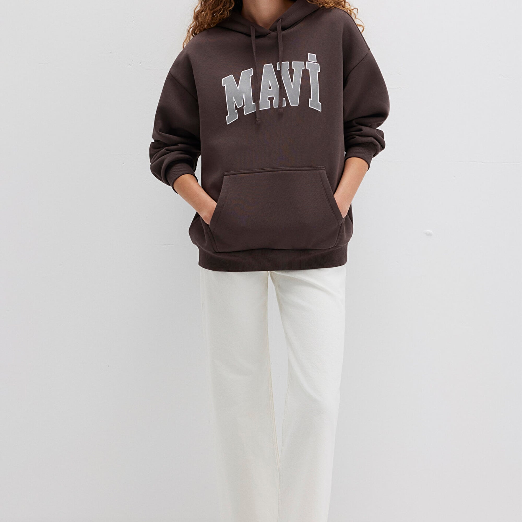 Mavi Mavi Logo Baskılı Kapüşonlu Kahverengi Sweatshirt 1600361-70222