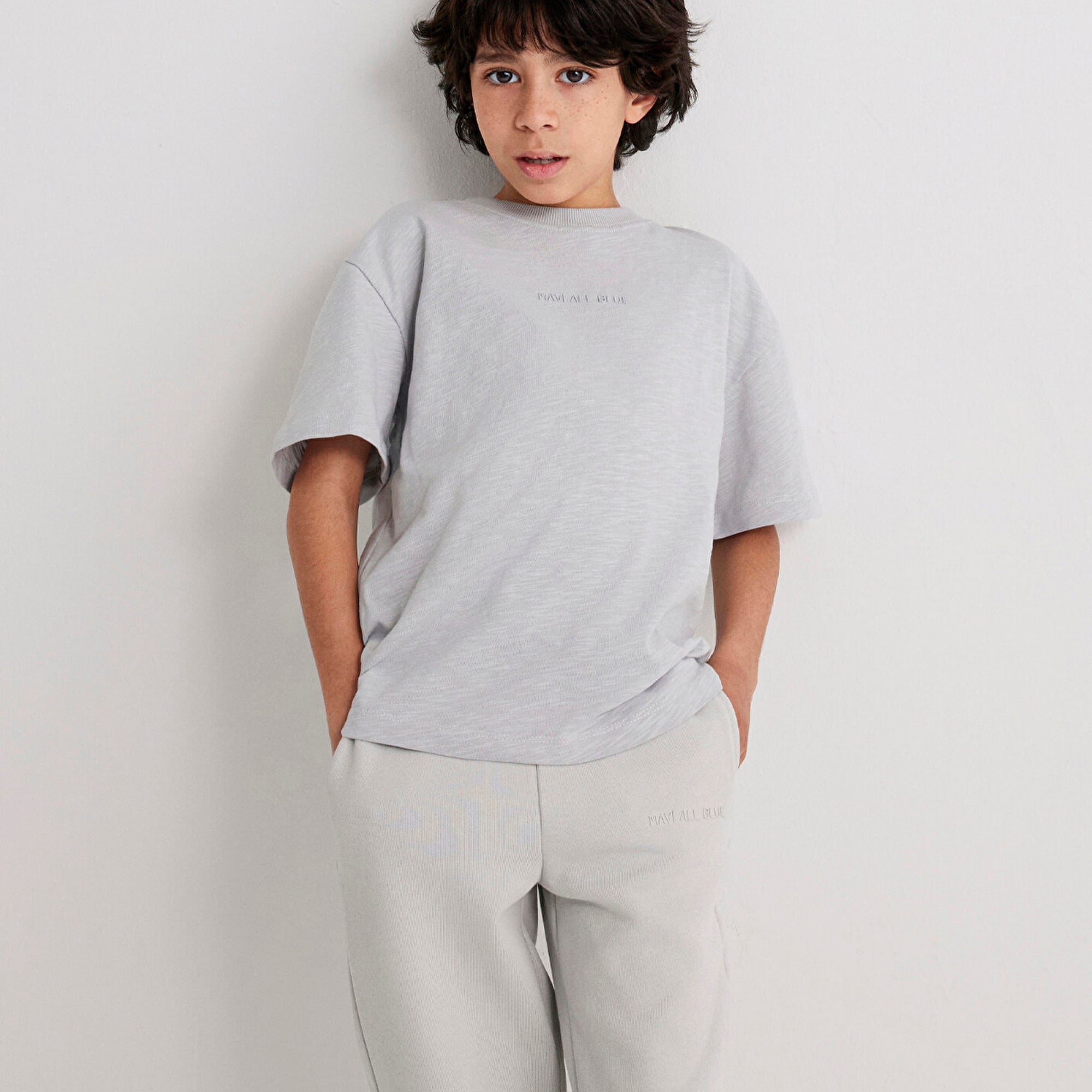 Mavi Organik Pamuklu Gri Basic Tişört Loose Fit / Bol Rahat Kesim 6610203-70075