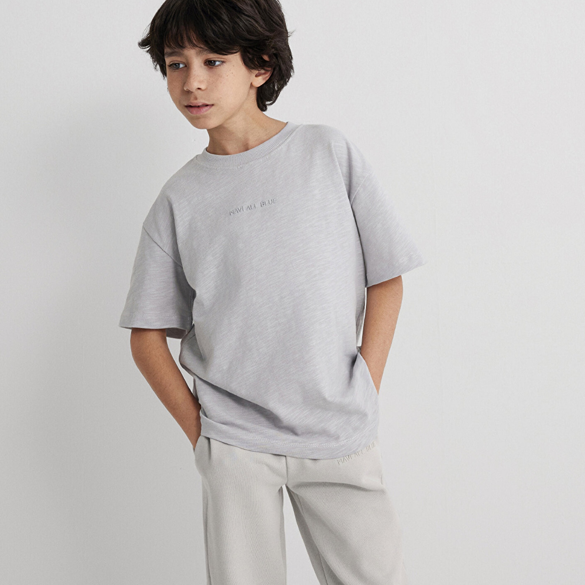 Mavi Organik Pamuklu Gri Basic Tişört Loose Fit / Bol Rahat Kesim 6610203-70075