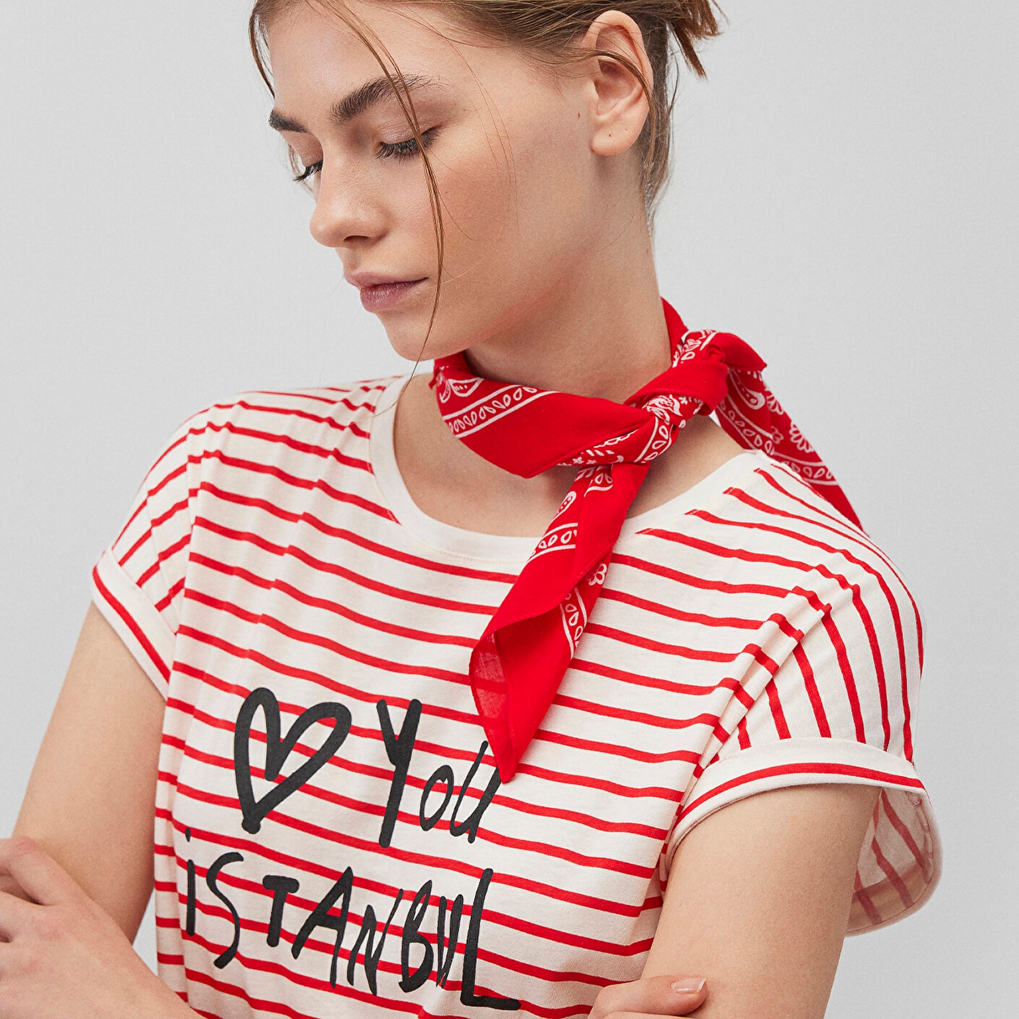 Mavi Baskılı Kırmızı Bandana 1911810-82580