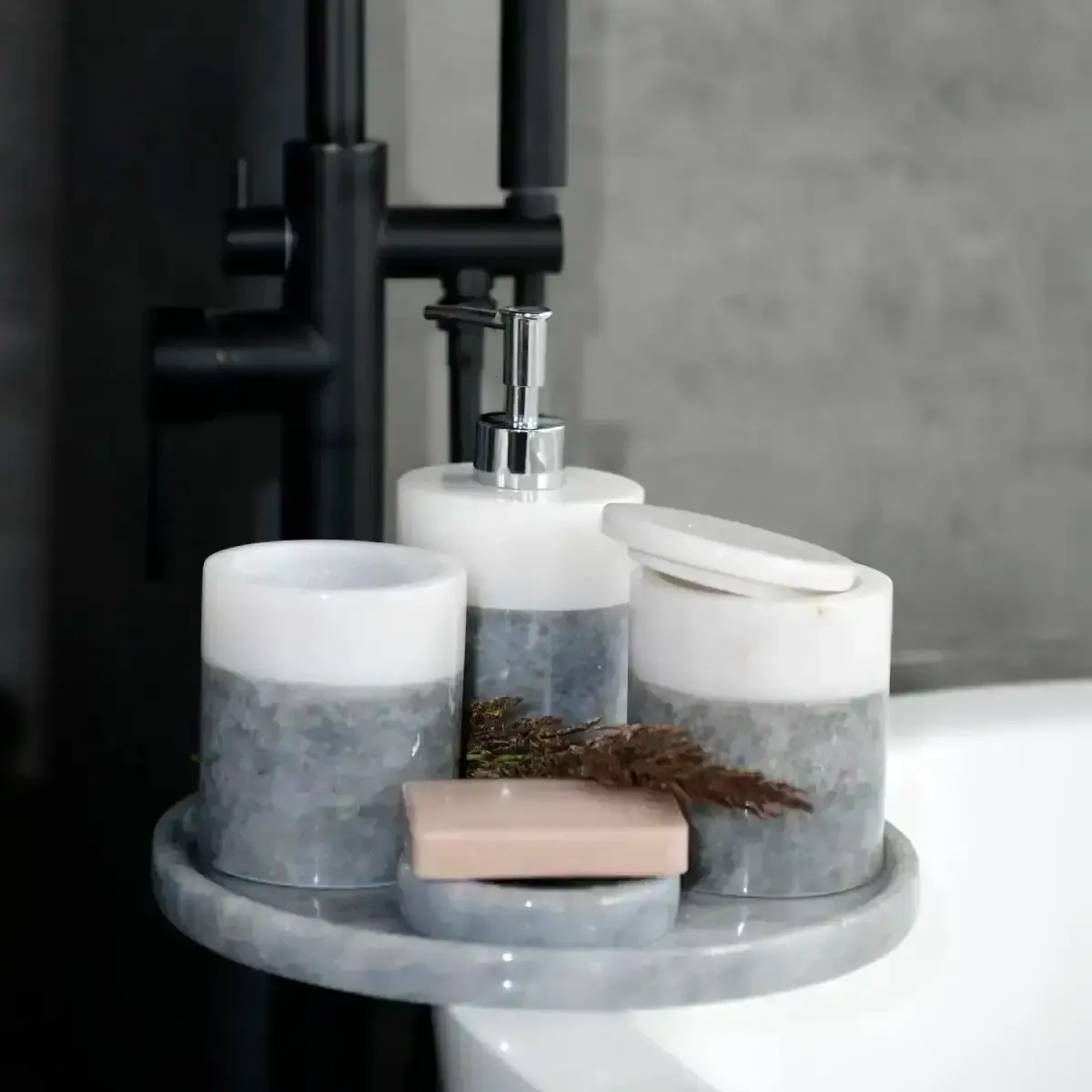 Qua Home Rizz Mermer 5' li Banyo Seti Gri Beyaz