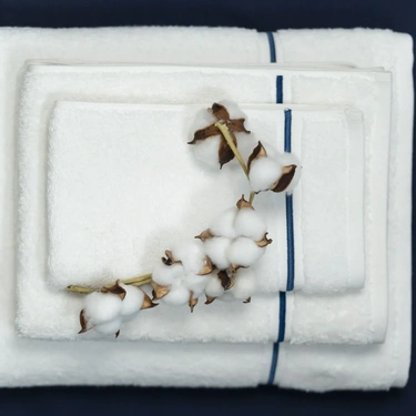  Qua Home Petunia Pima Pamuk Yüz Havlusu Beyaz Lacivert 50x90 cm