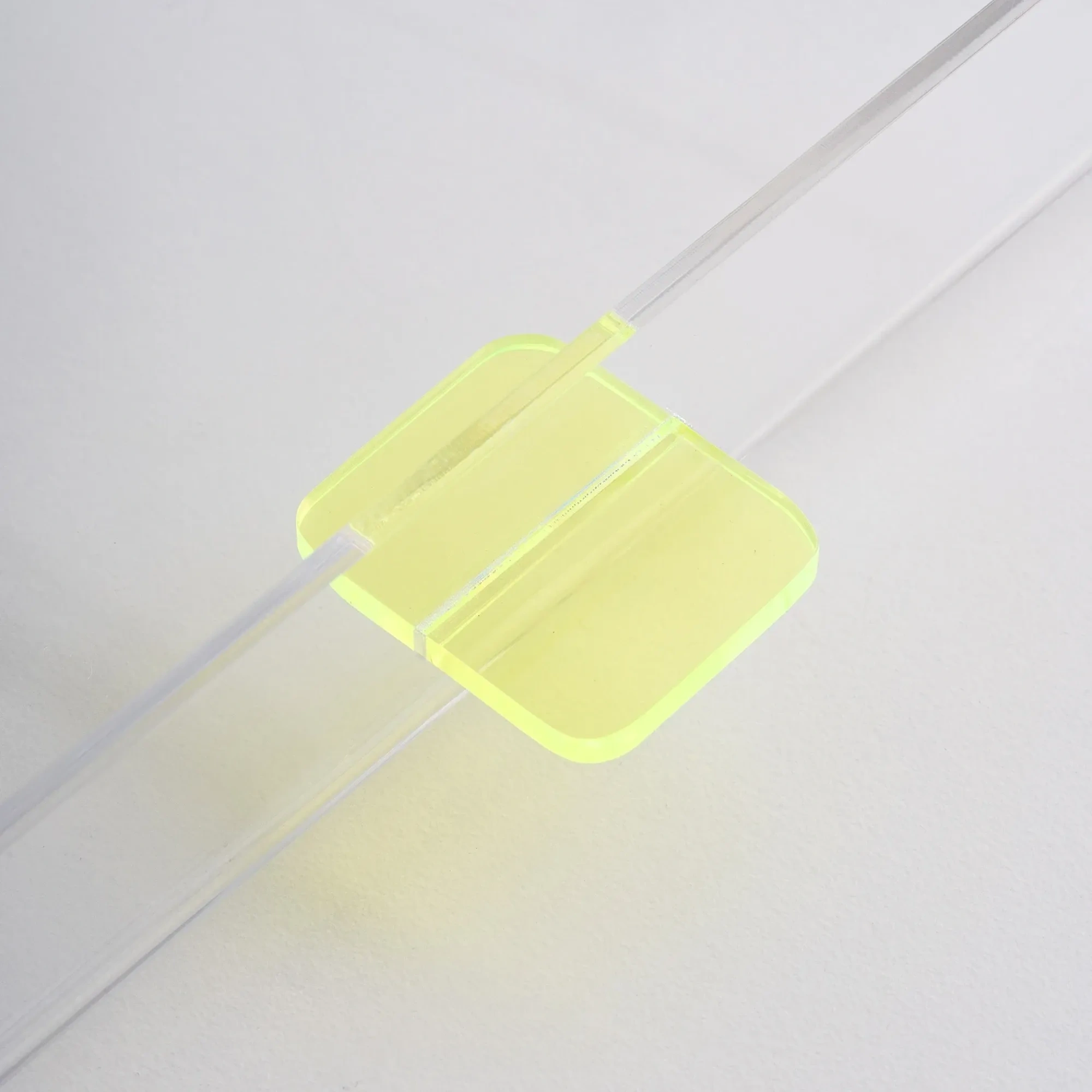 Qua Home Manta Renkli Kulp Detaylı Pleksi Tepsi 40x17 cm