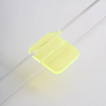  Qua Home Manta Renkli Kulp Detaylı Pleksi Tepsi 36x26 cm