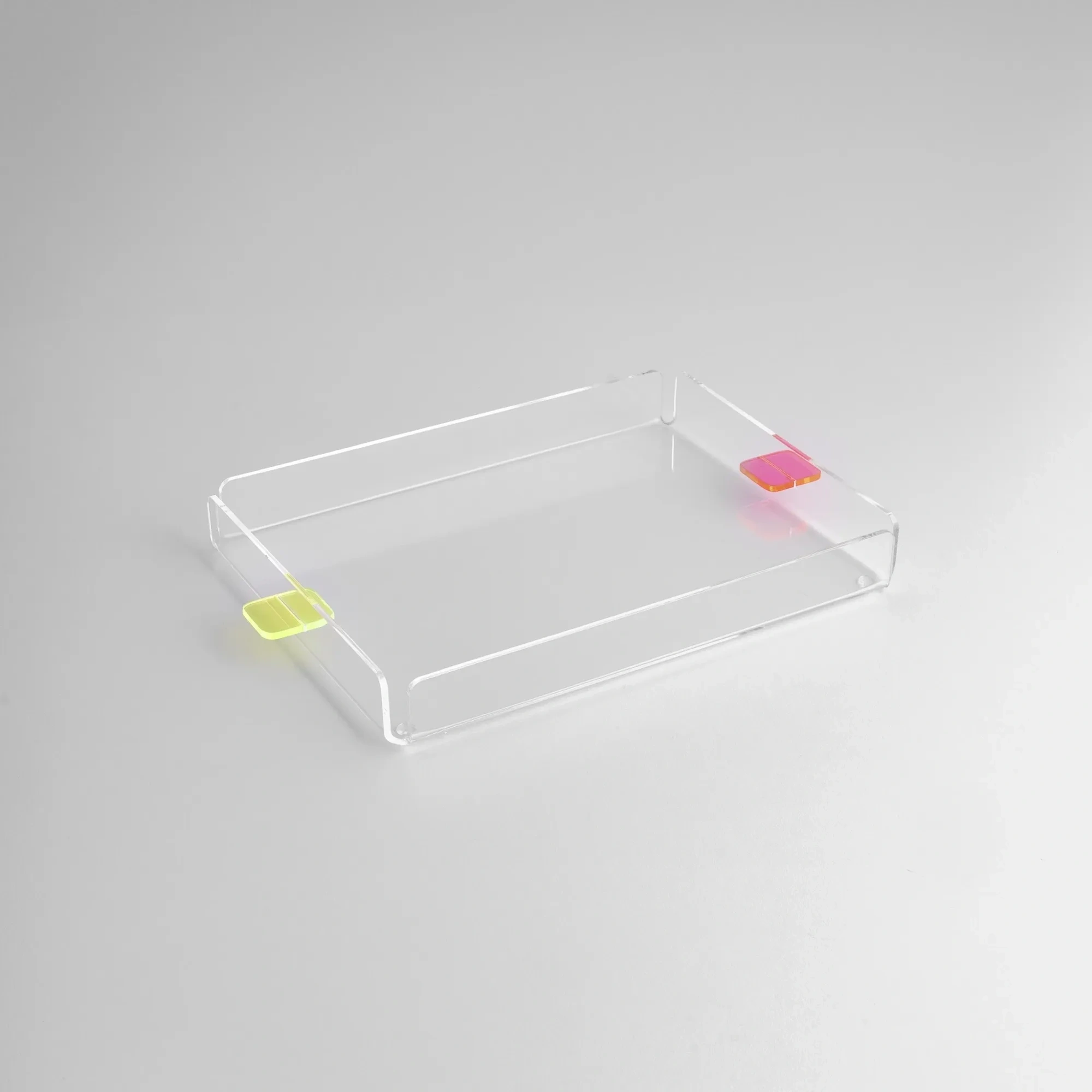 Qua Home Manta Renkli Kulp Detaylı Pleksi Tepsi 30x22 cm