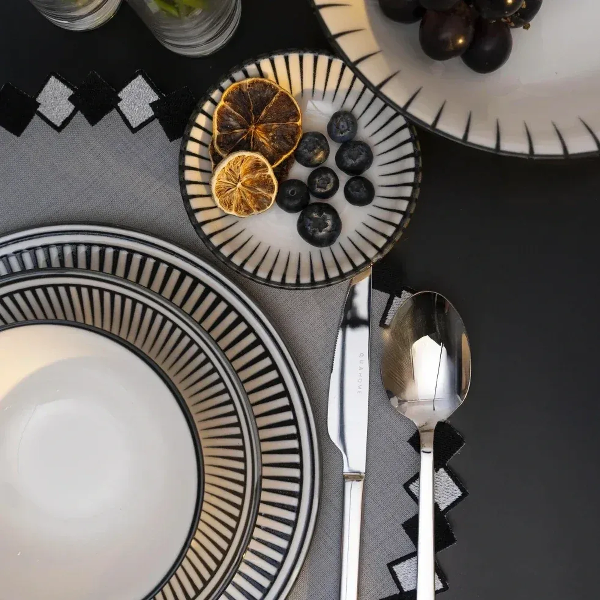 Qua Home Aspen Siyah Çizgili Servis Kasesi 11 cm