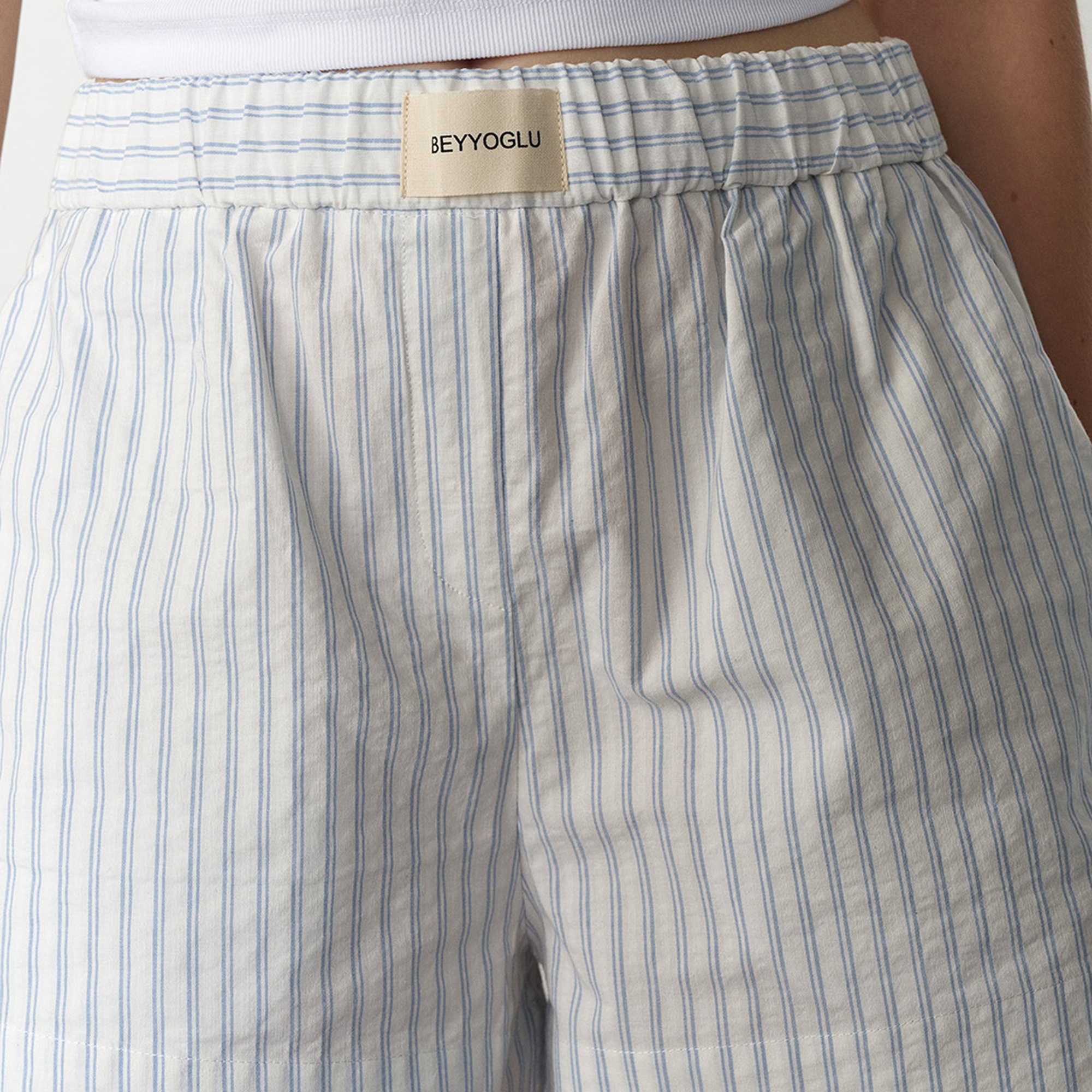 Beli Lastikli Çizgili Şort