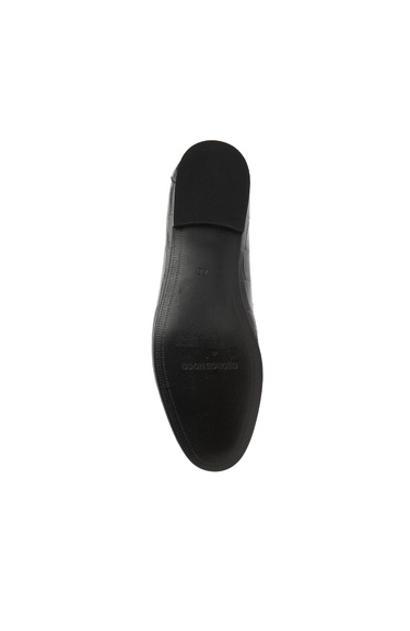  George Hogg Kadın Siyah Kroko Desenli Deri Loafer