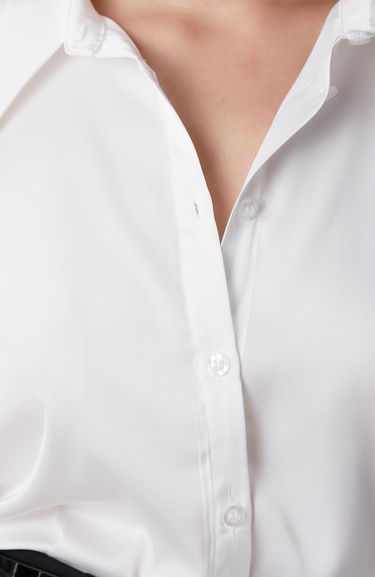  Network Kadın Kırık Beyaz Geniş Manşetli Saten Gömlek