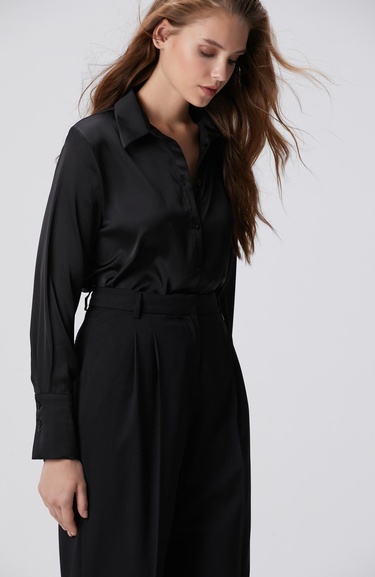  Network Kadın Siyah Geniş Manşetli Saten Gömlek
