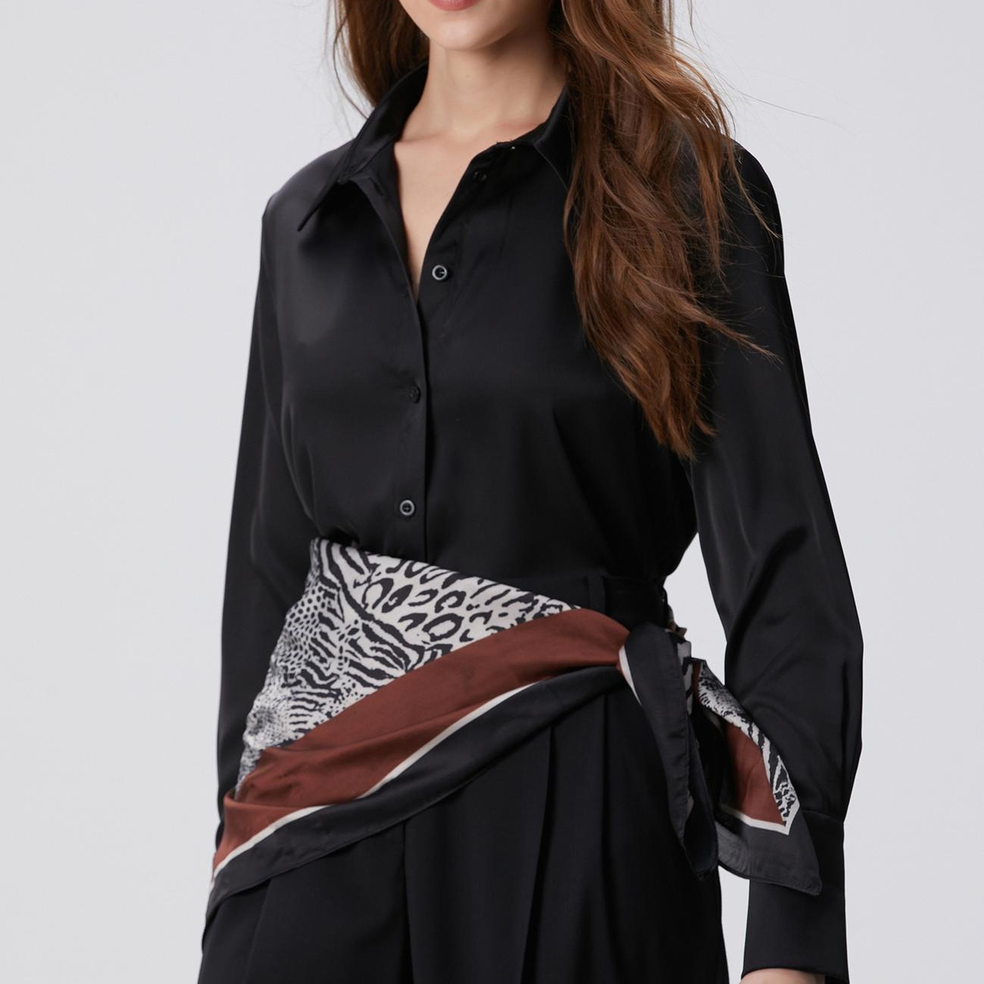 Network Kadın Siyah Geniş Manşetli Saten Gömlek