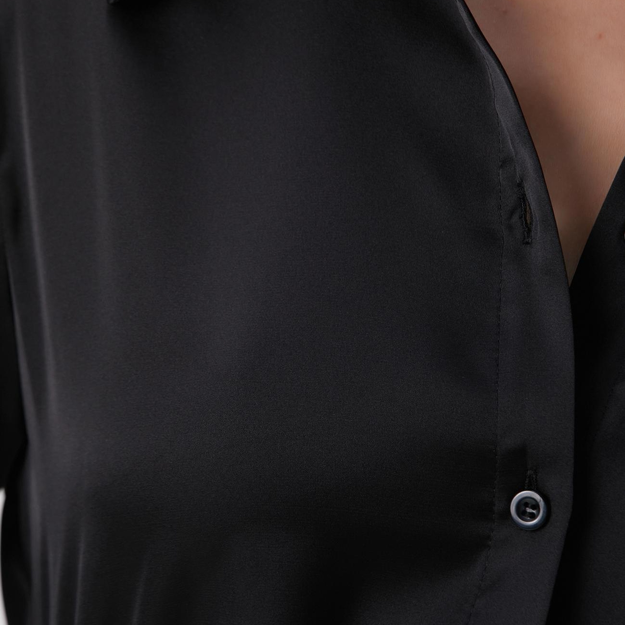 Network Kadın Siyah Geniş Manşetli Saten Gömlek