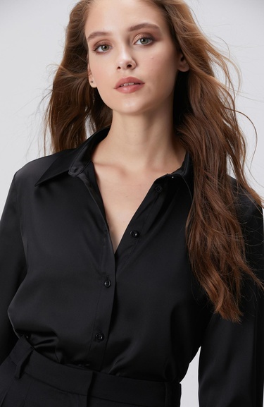  Network Kadın Siyah Geniş Manşetli Saten Gömlek