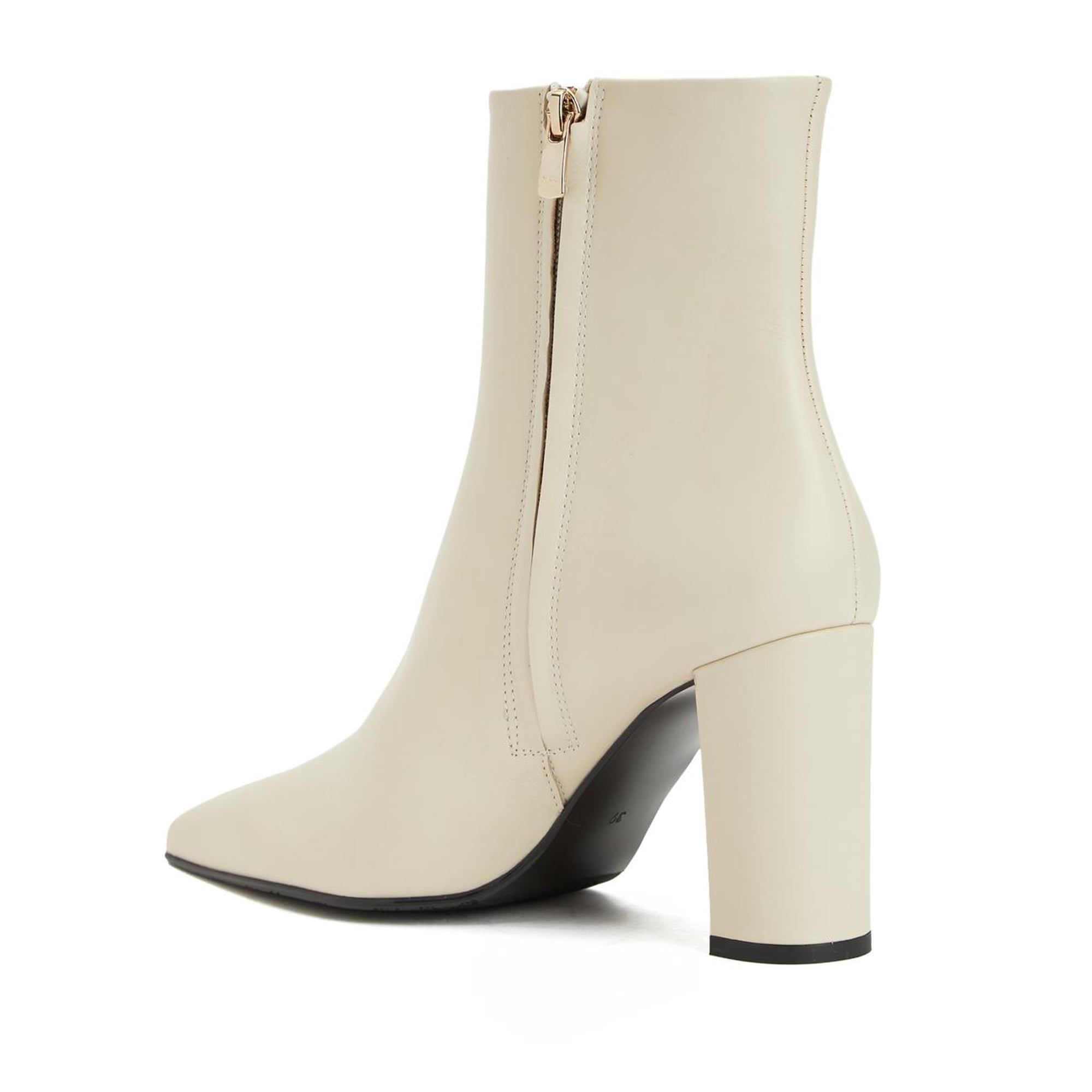 George Hogg Kadın BOT