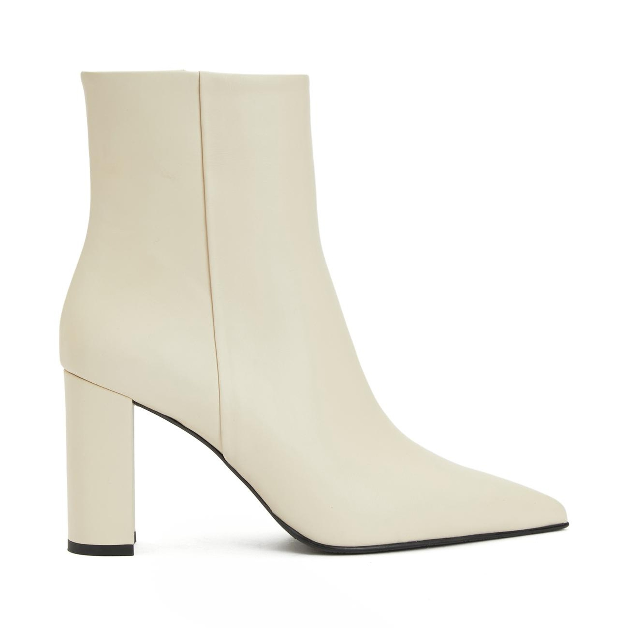 George Hogg Kadın BOT