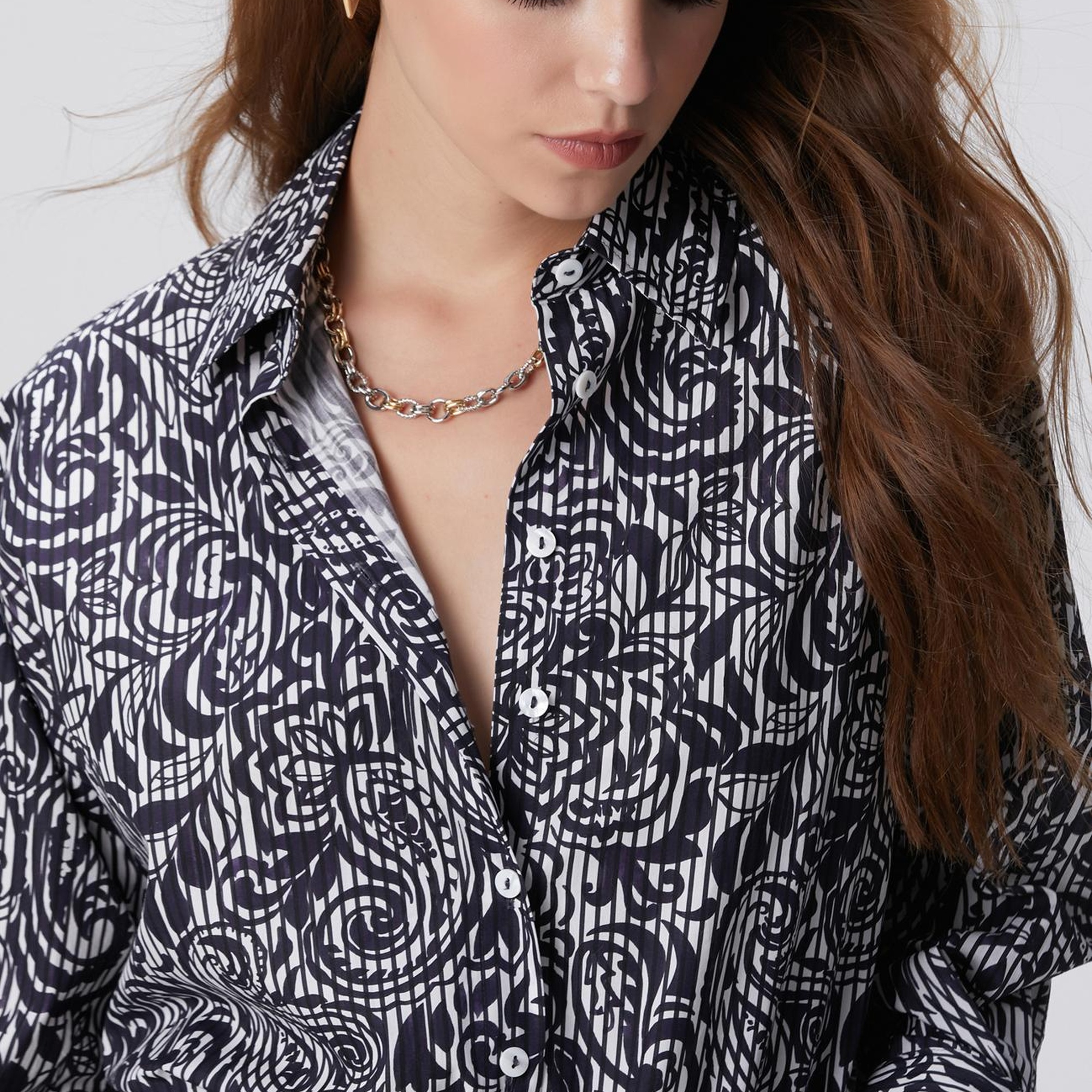 Network Kadın Lacivert Beyaz Desenli Gömlek