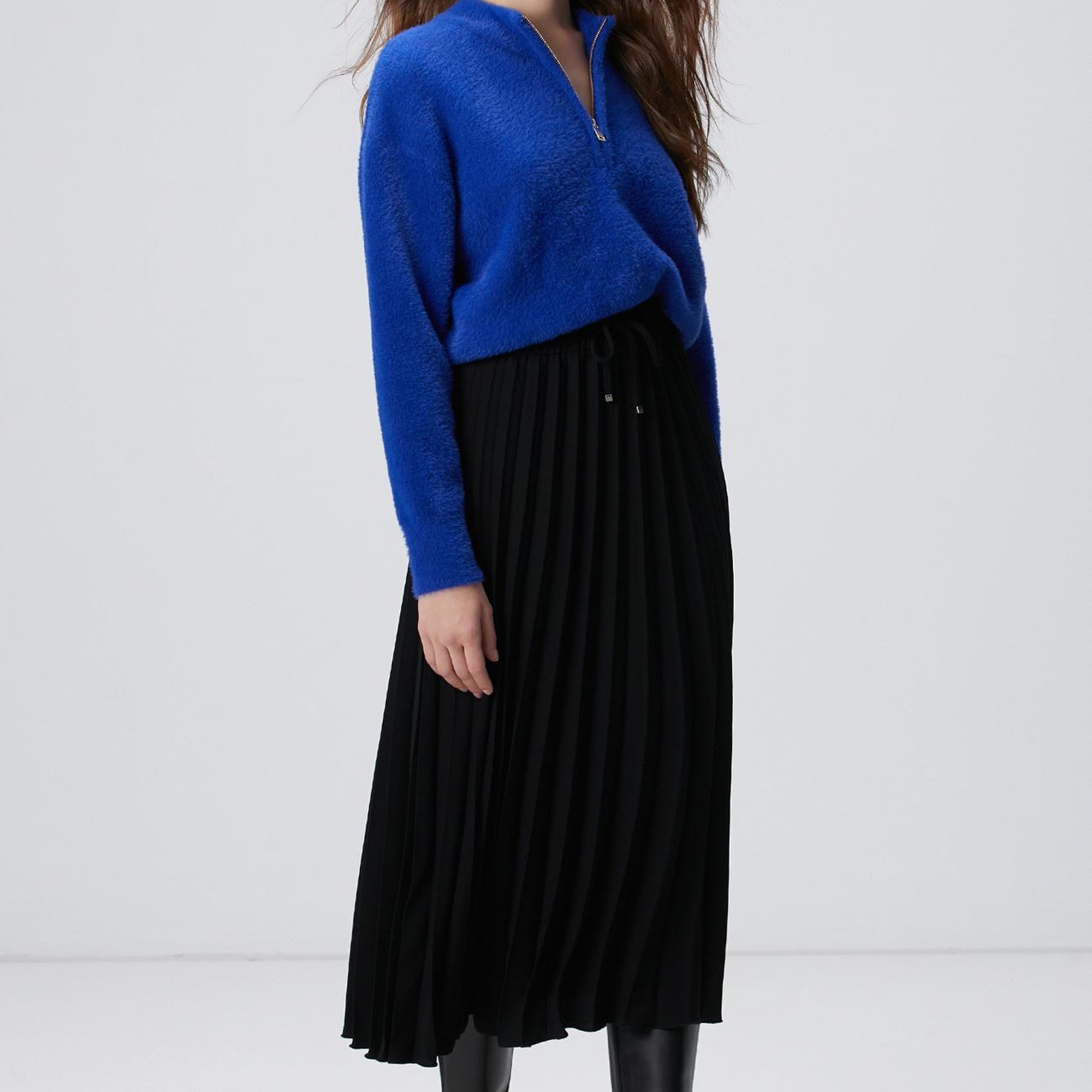 Network Kadın Siyah Piliseli Midi Etek