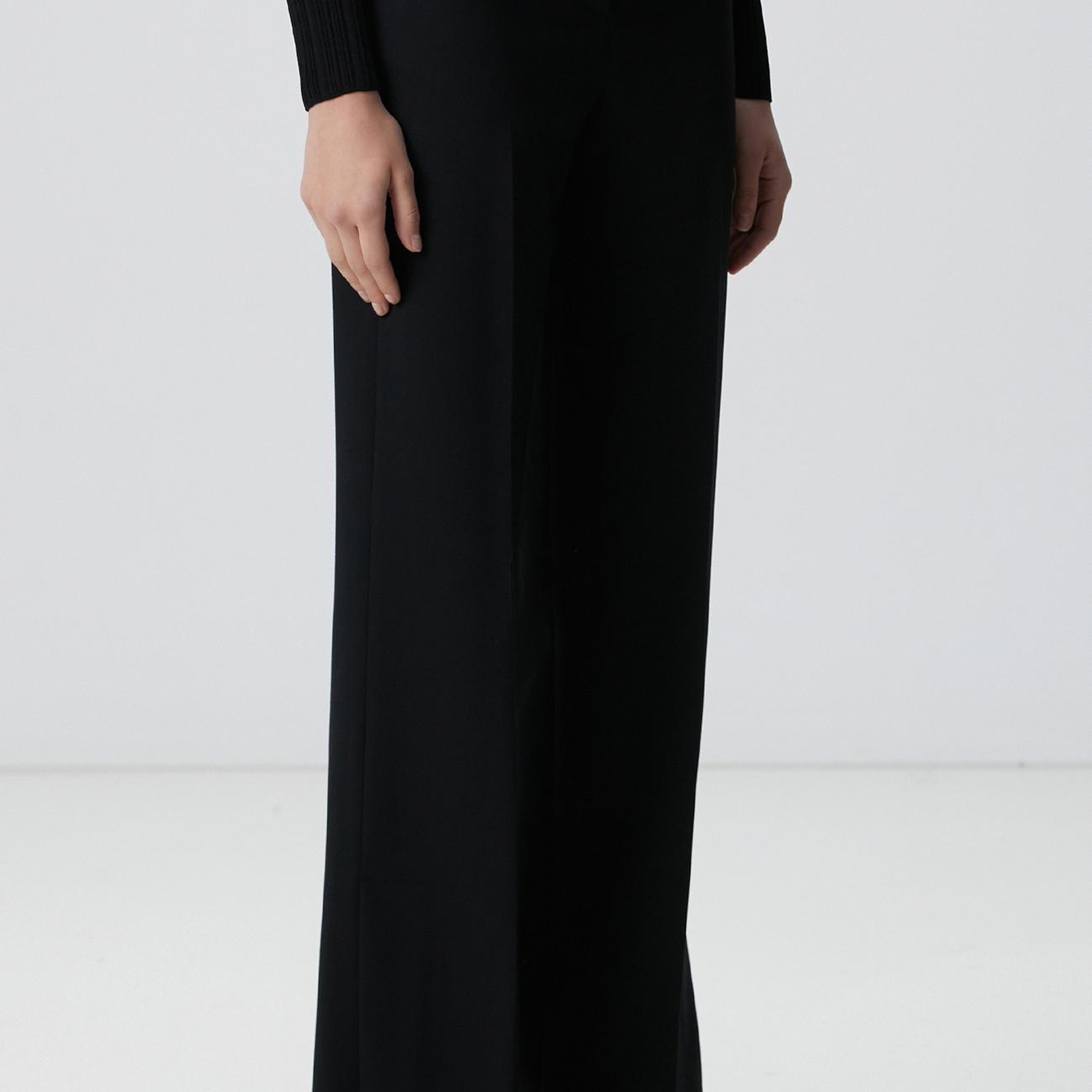 Network Kadın Siyah Paçası Yırtmaçlı Pantolon