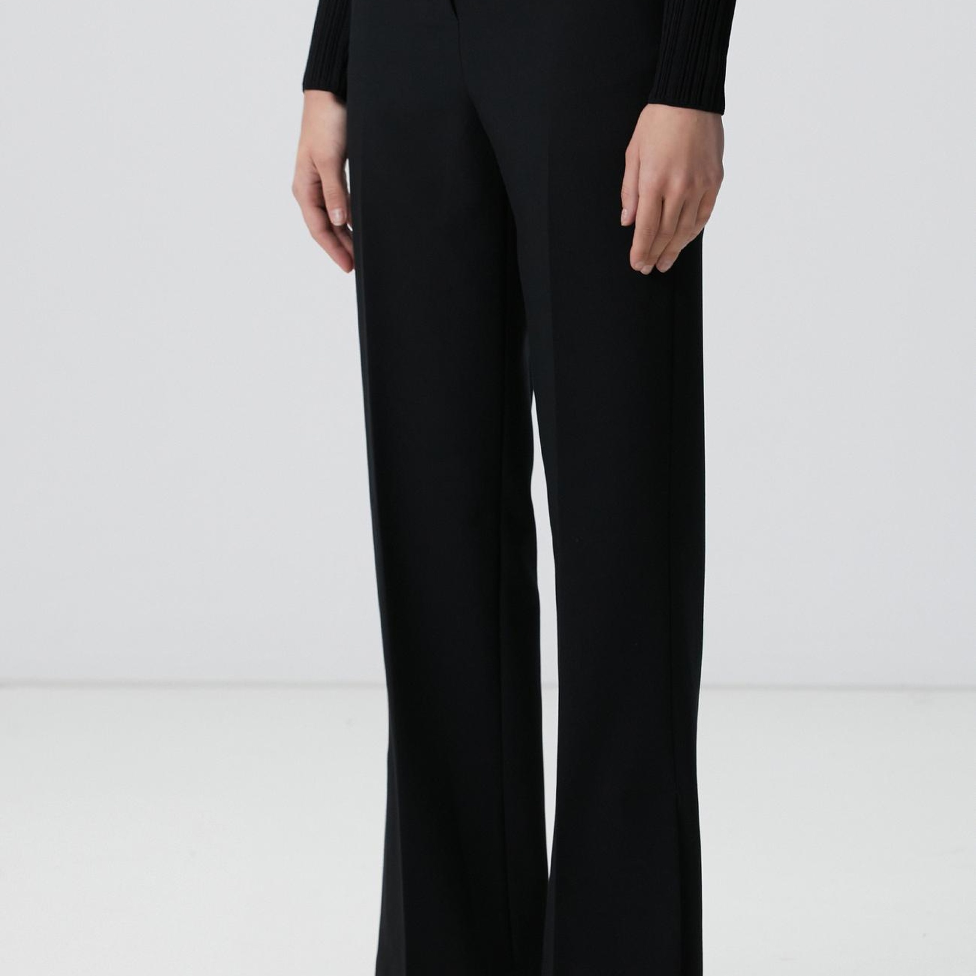 Network Kadın Siyah Paçası Yırtmaçlı Pantolon