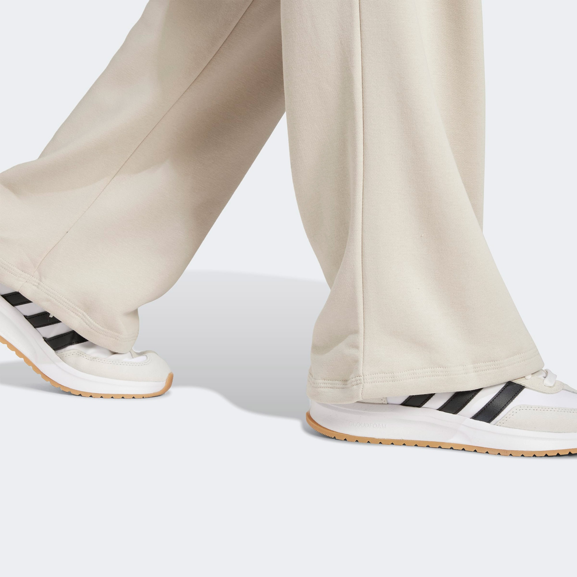 adidas Essentials Small Logo Feel Cozy Open Hem Kadın Bej Eşofman Altı