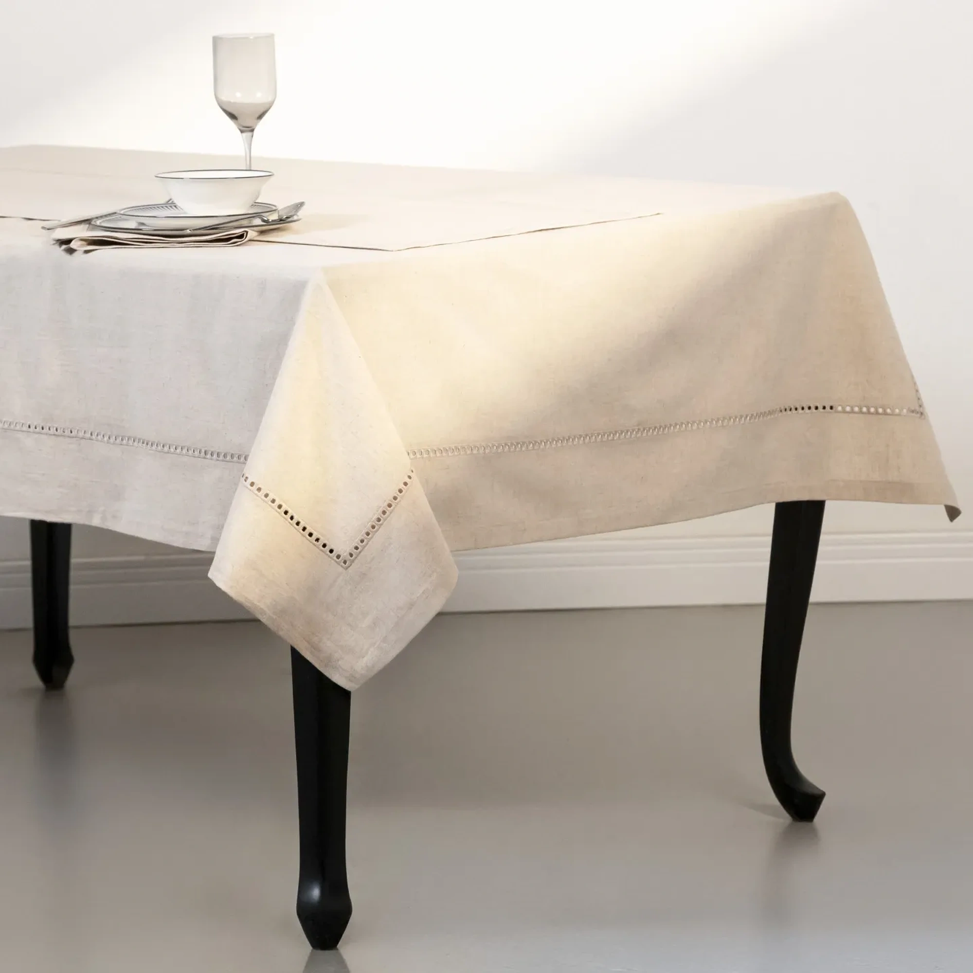 Natura Pamuk Keten Ajur Detaylı Masa Örtüsü Ekru 150x250 cm