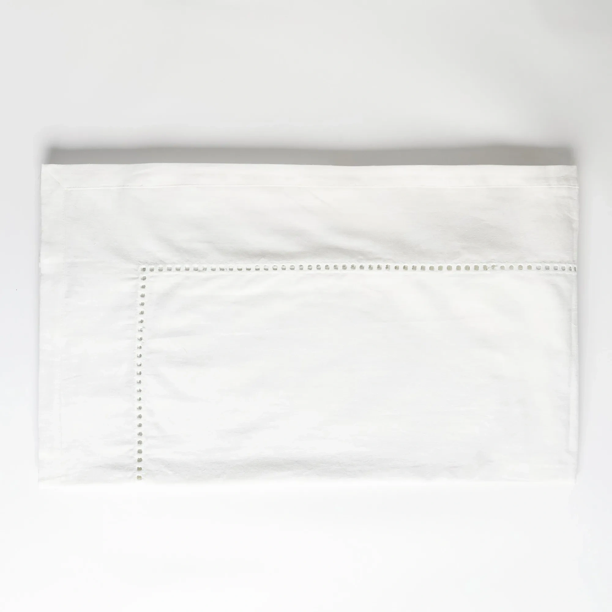 Natura Pamuk Keten Ajur Detaylı Masa Örtüsü Beyaz 150x250 cm