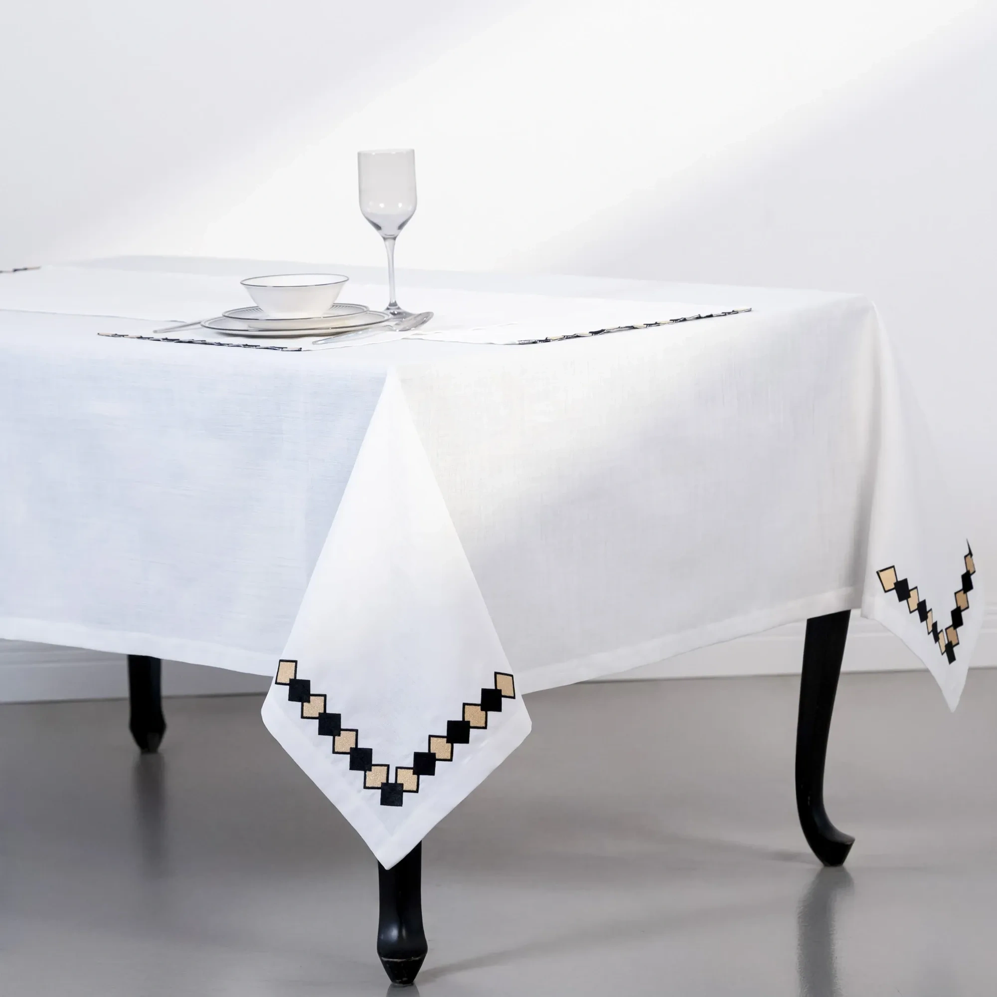 Matilda Masa Örtüsü Beyaz 150x200 cm
