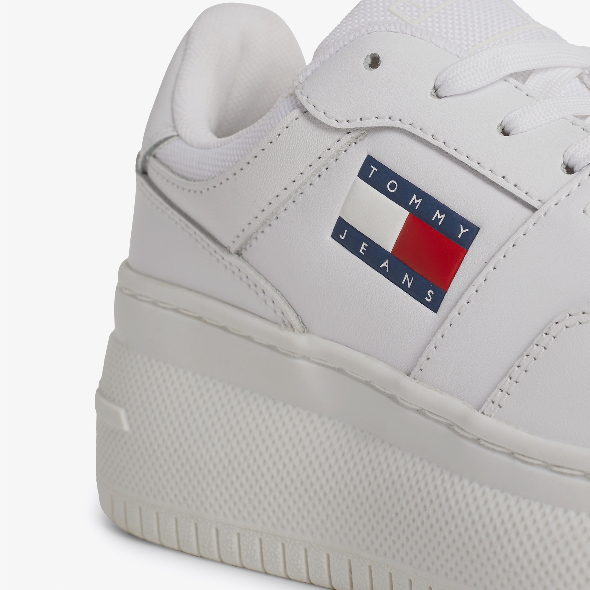 Tommy Jeans New Retro Basket Kadın Beyaz Sneaker