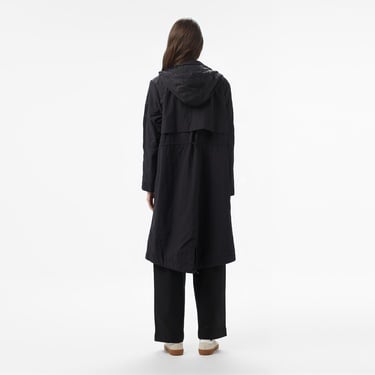  Lacoste Kadın Kapüşonlu Siyah Mont