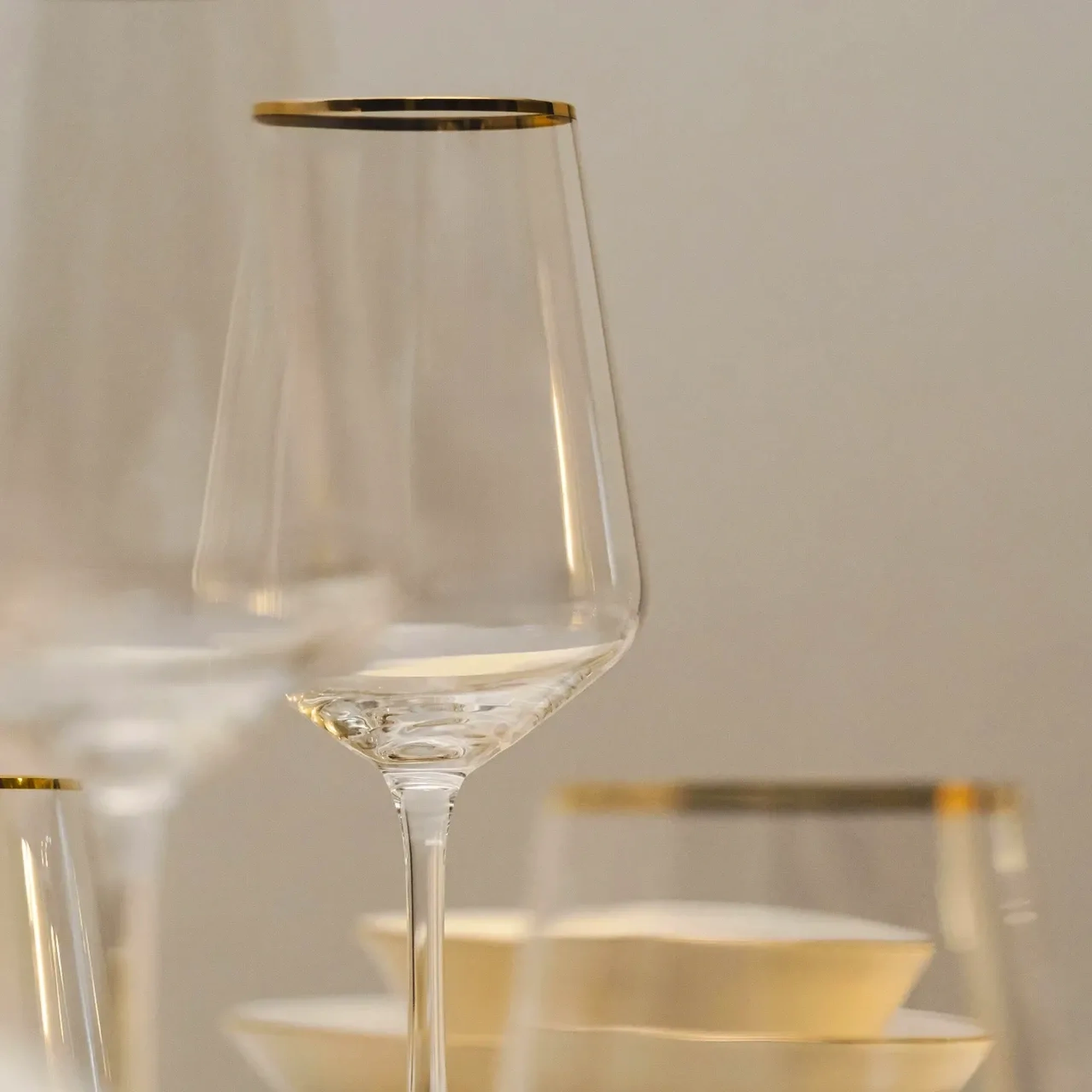 Meringue Kristal Beyaz Şarap Kadehi 350 cc