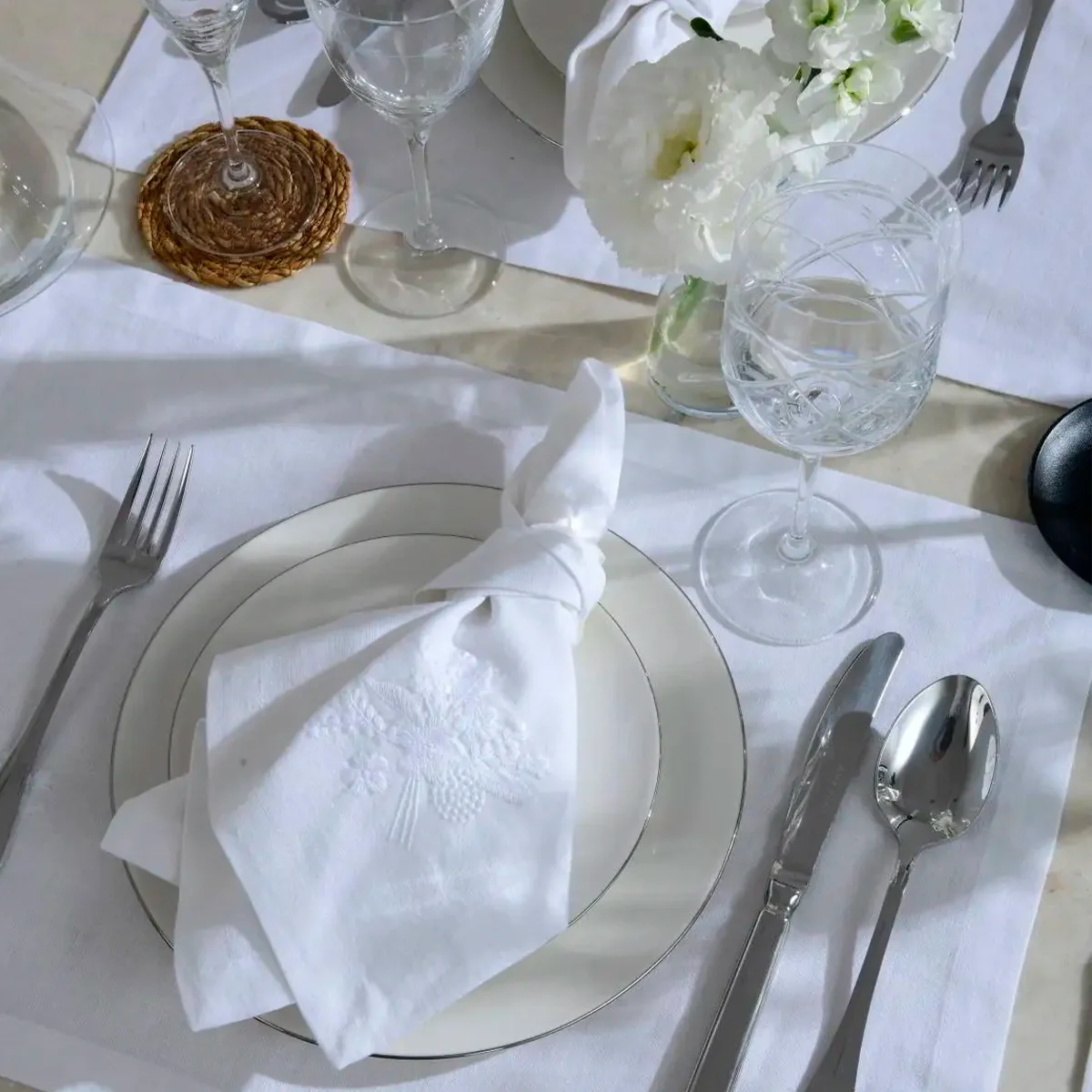  Julien 2'li Pamuk Keten Çiçek Nakışlı Peçete Beyaz 40x45 cm