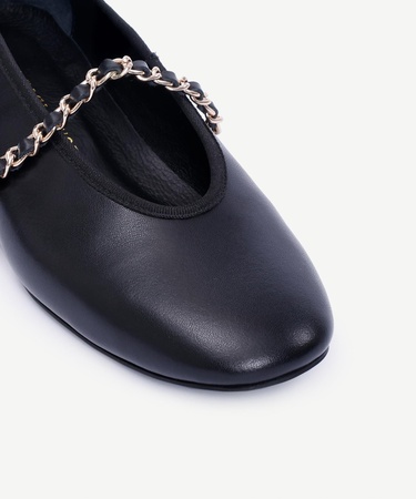  YARGICI Zincir Detaylı Deri Babet