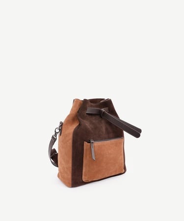  YARGICI Büzgü Detaylı Deri Sırt Çantası