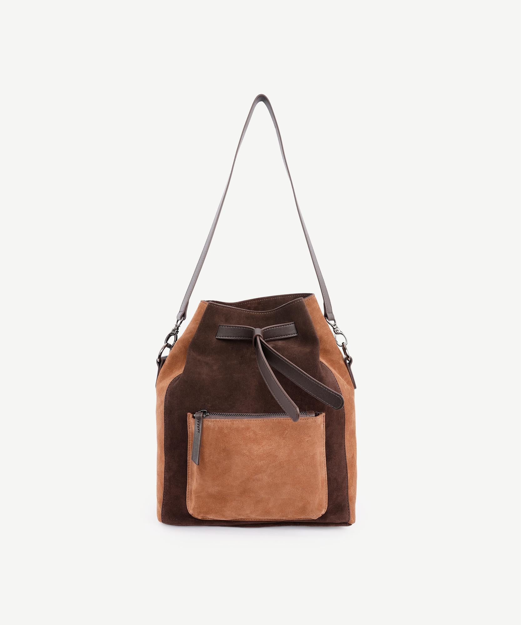  YARGICI Büzgü Detaylı Deri Sırt Çantası