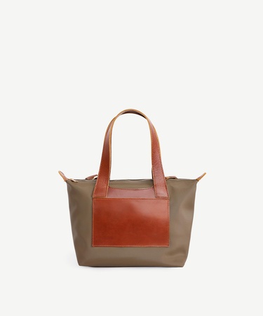  YARGICI Cep Detaylı Deri Garnili Orta Boy Omuz Çantası