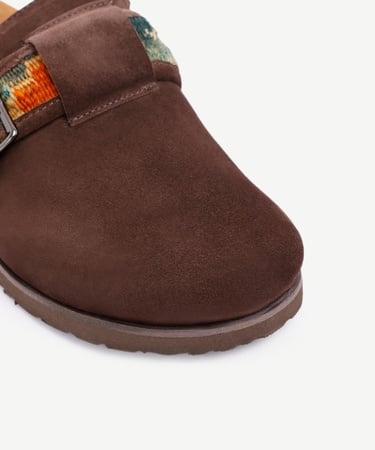  YARGICI Şerit Detaylı Deri Terlik