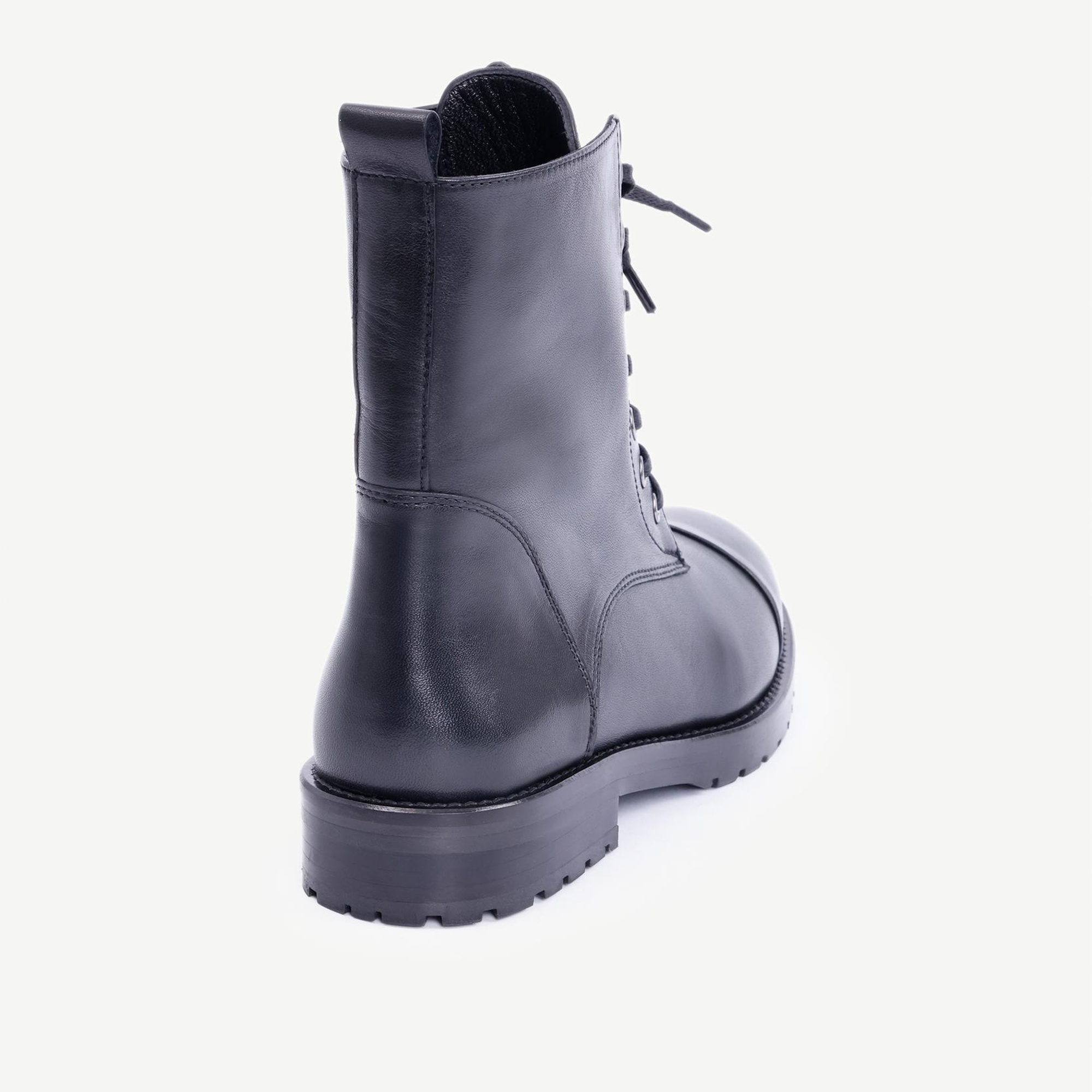 YARGICI İnce Tabanlı Deri Bağcıklı Bot