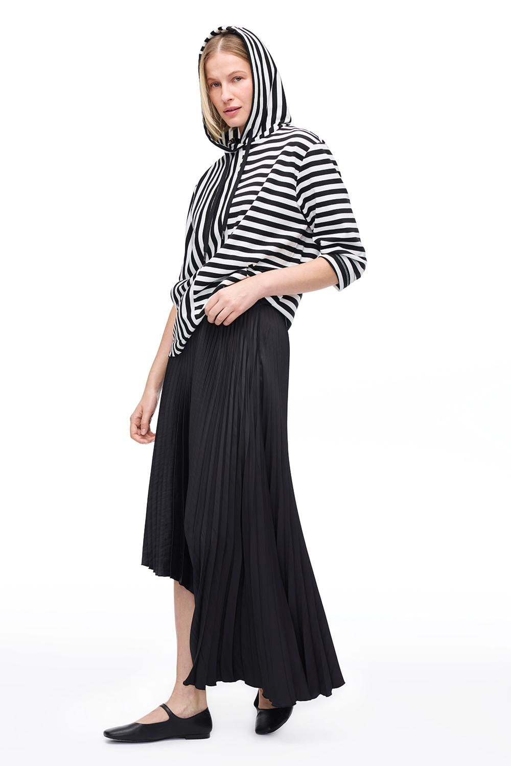  Febes Siyah Renk Regular Fit Yuvarlak Yaka Takma Kol Eşofman