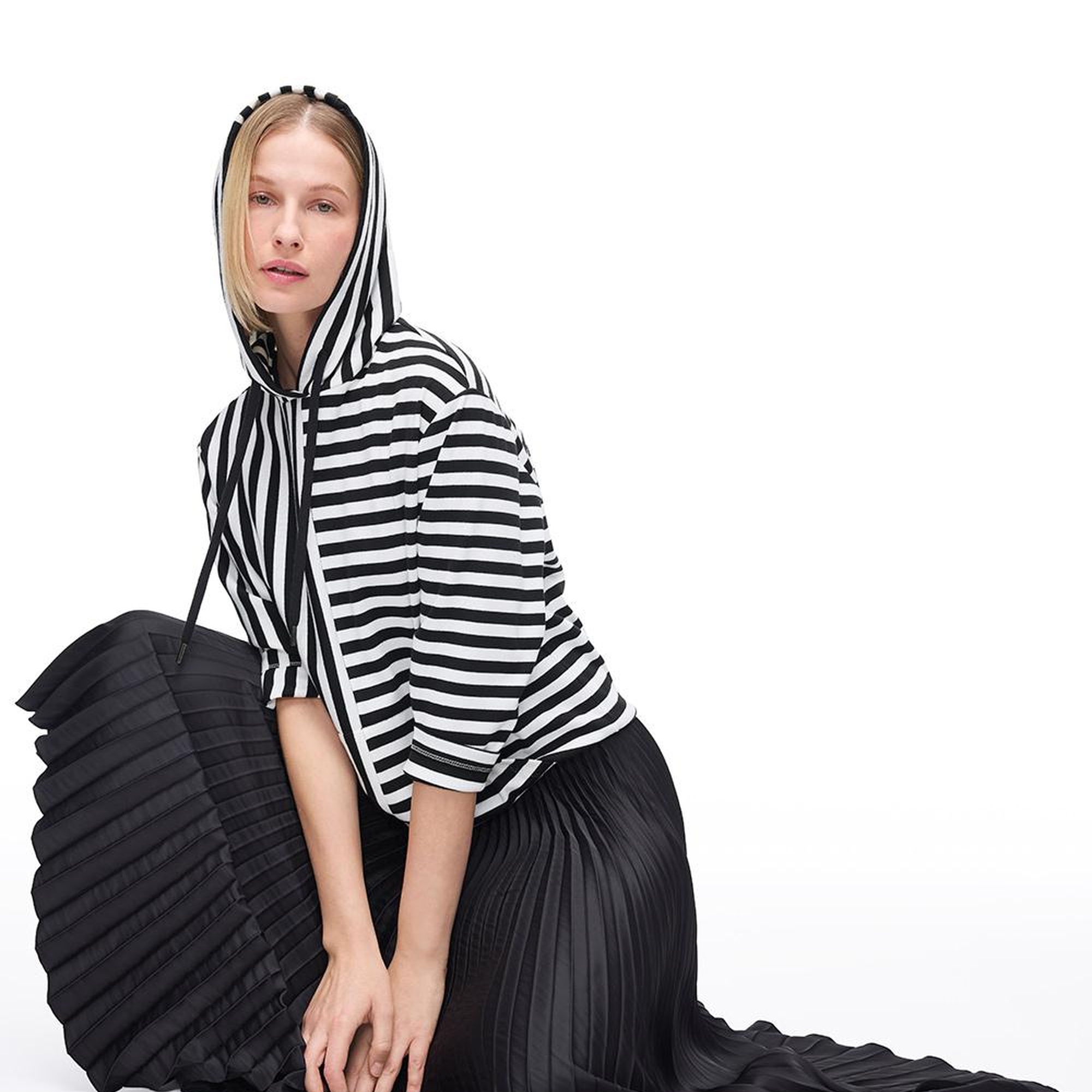 Febes Siyah Renk Regular Fit Yuvarlak Yaka Takma Kol Eşofman