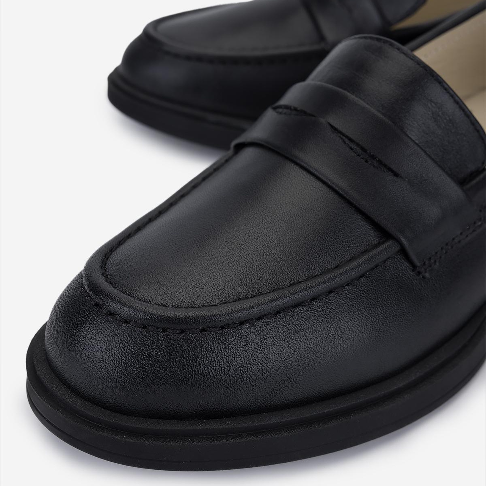 Valmenti Kadın Siyah Deri Loafer Ayakkabı