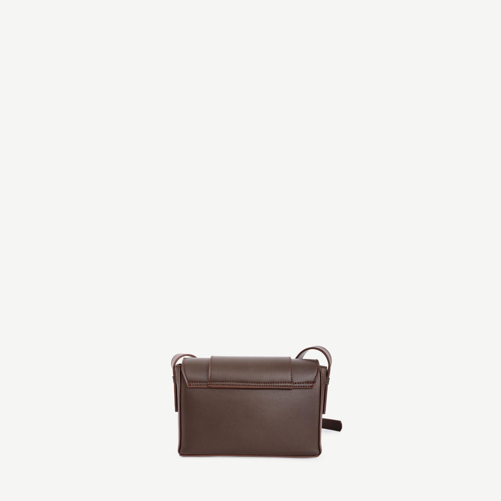 YARGICI Deri Görünümlü Kemer Detaylı Çapraz Çanta