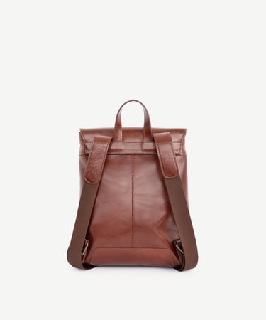  YARGICI Kapaklı Deri Sırt Çantası