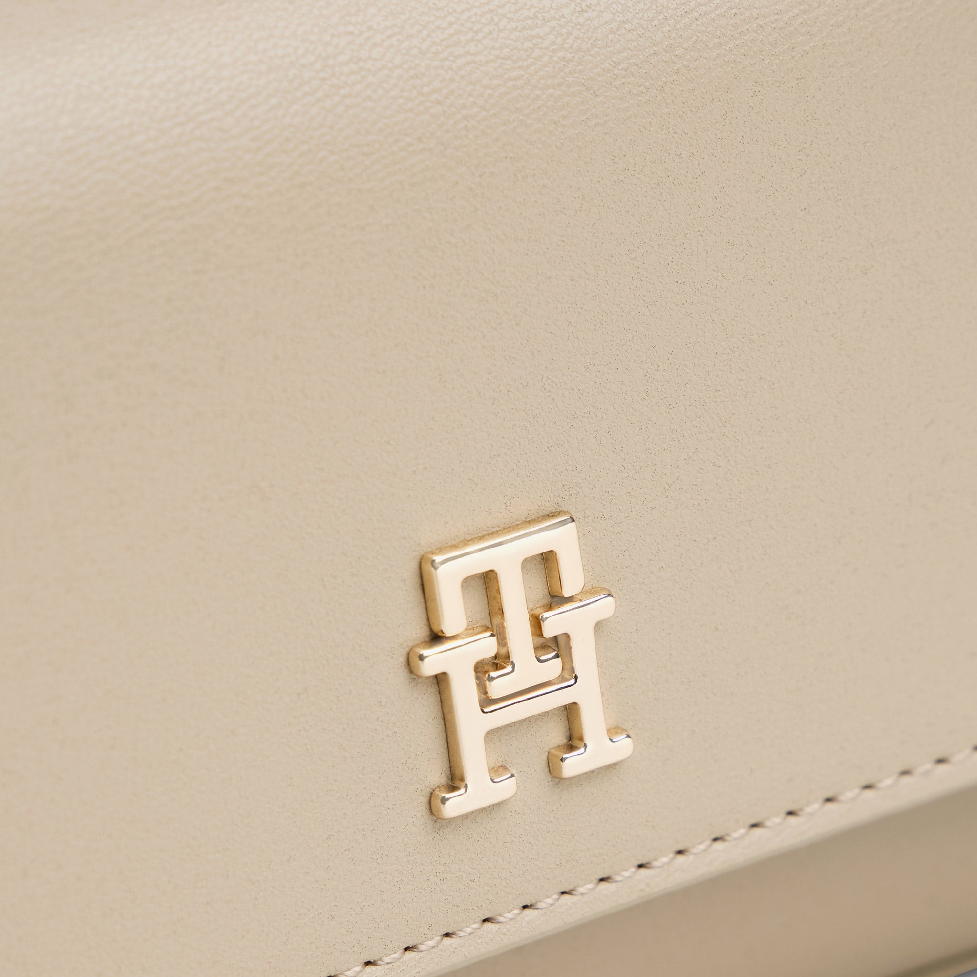 Tommy Hilfiger Icon Kadın Bej Çapraz Çanta