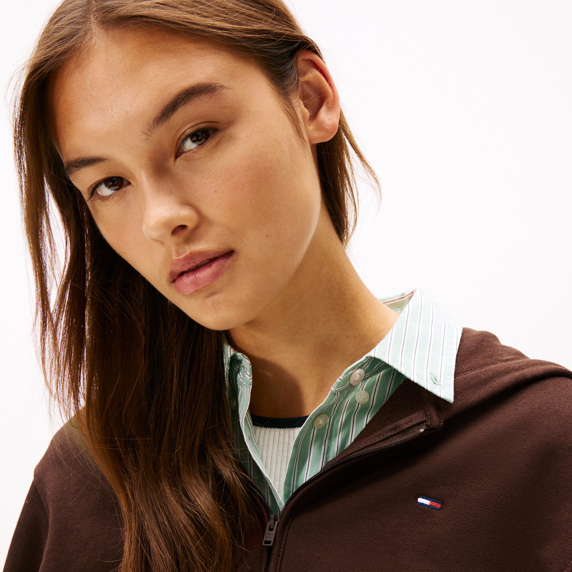 Tommy Jeans Relax Crop S-Flag Kadın Kahverengi Fermuarlı Hoodie