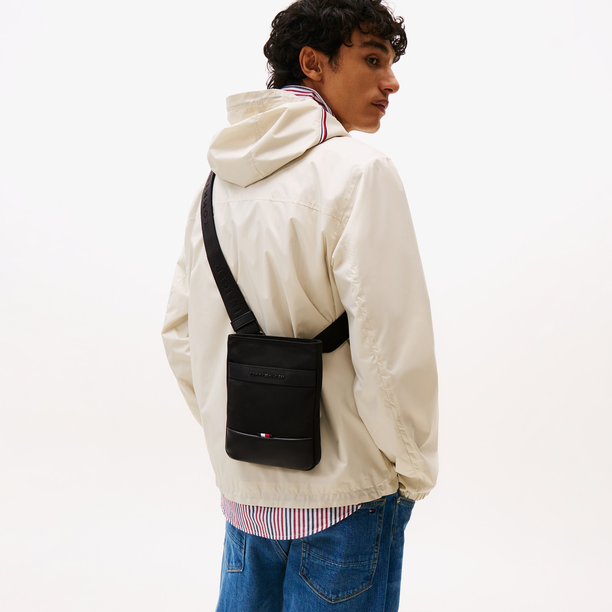 Tommy Hilfiger Nylon Travel Mini Erkek Siyah Çapraz Çanta